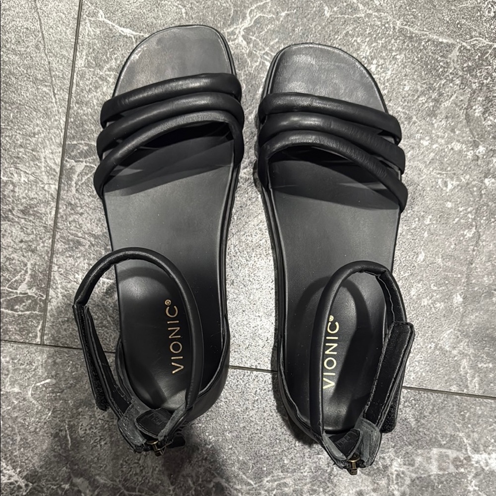Vionic Women's Elegant Black Sandals